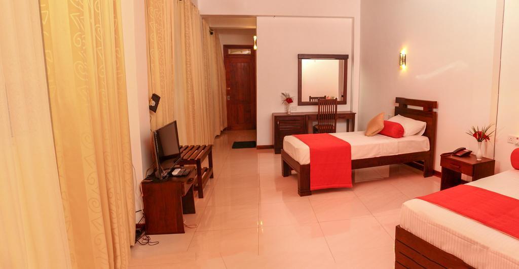 Vin Roma Inn Канди Экстерьер фото