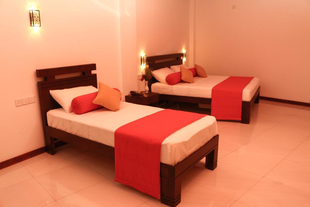 Vin Roma Inn Канди Экстерьер фото
