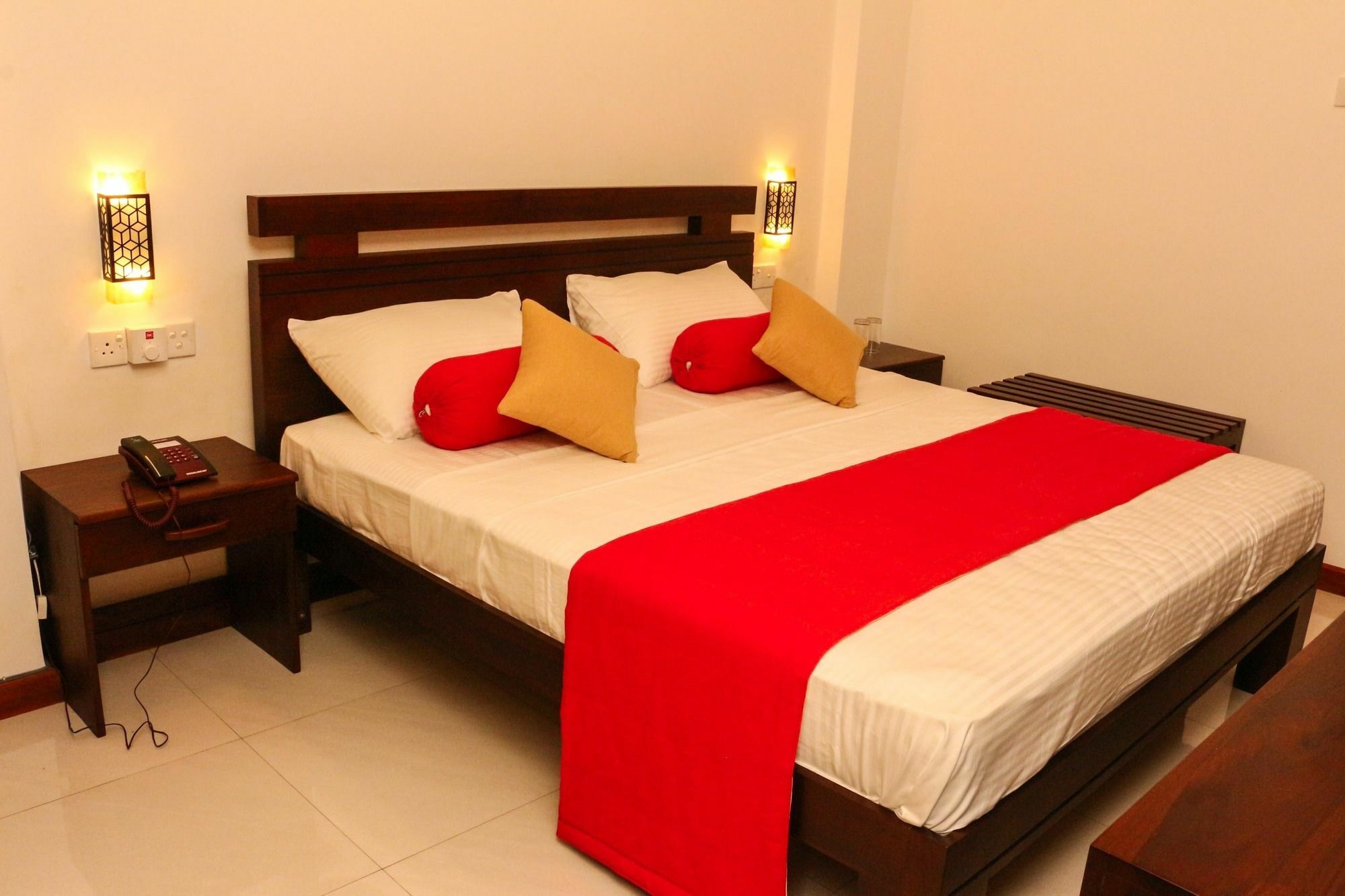 Vin Roma Inn Канди Экстерьер фото
